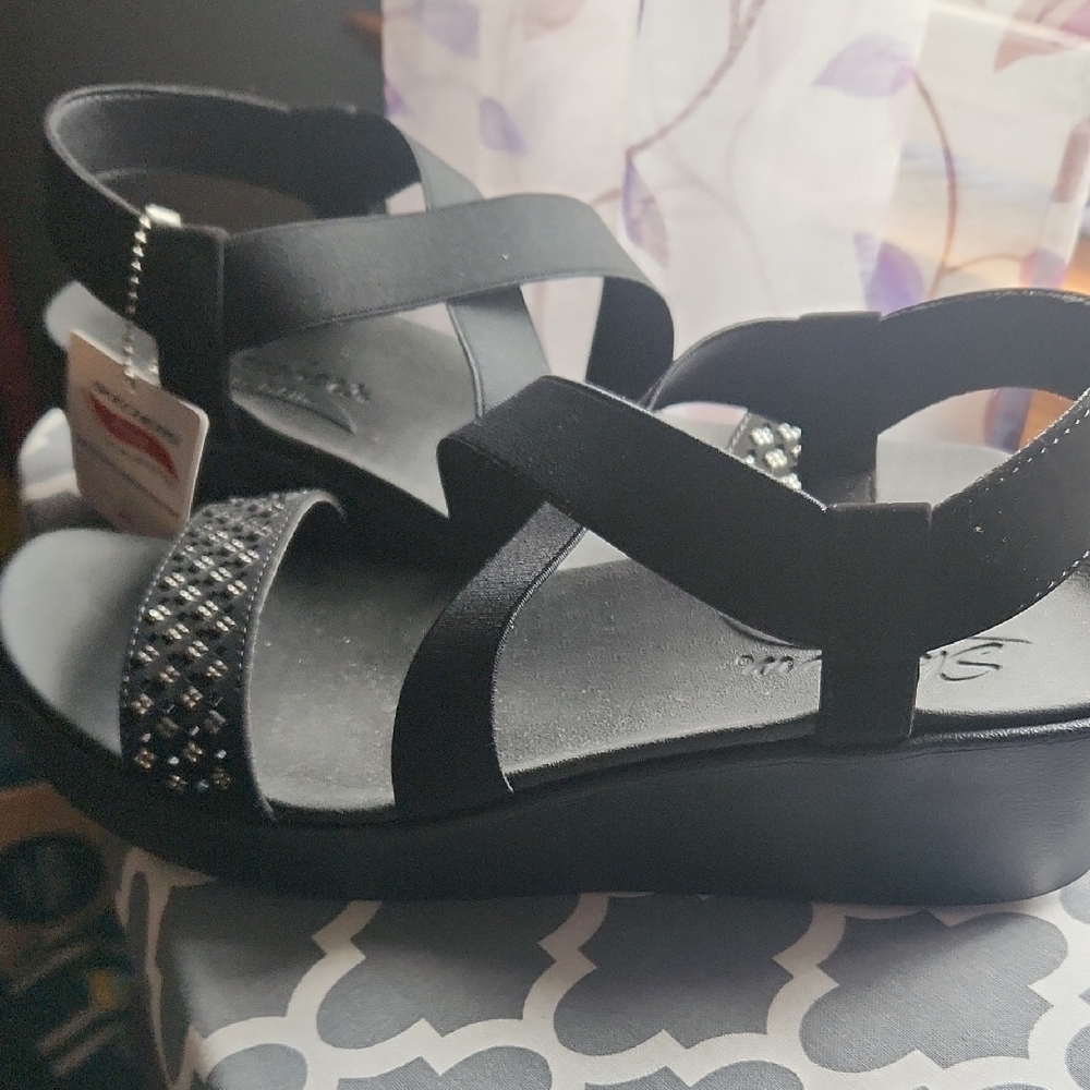 Elegant Black Sandals with Rhinestone Detailing